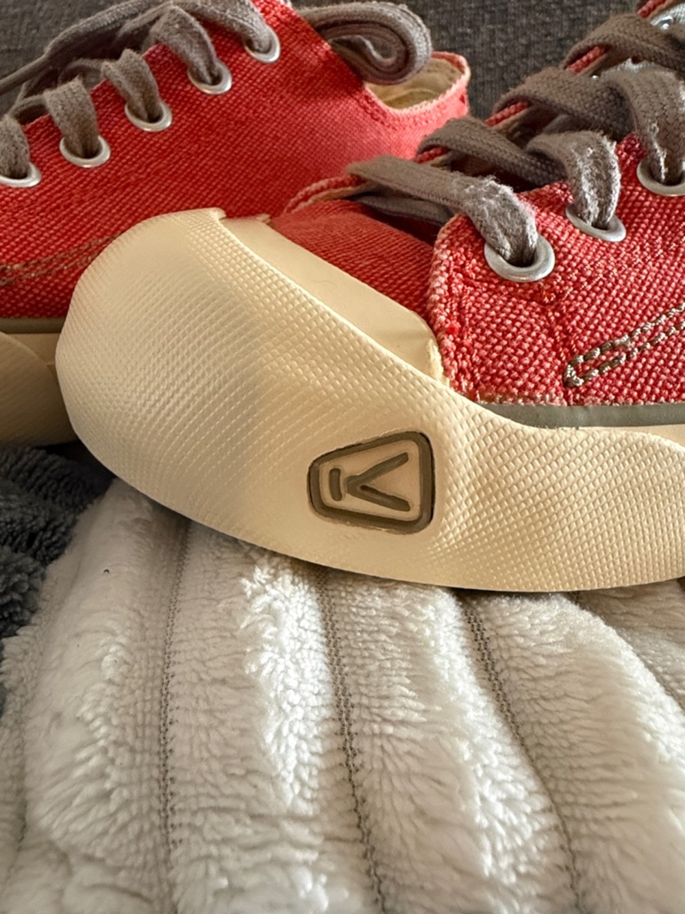 Keen Canvas Sneakers with Gray Laces - Picture 7 of 12